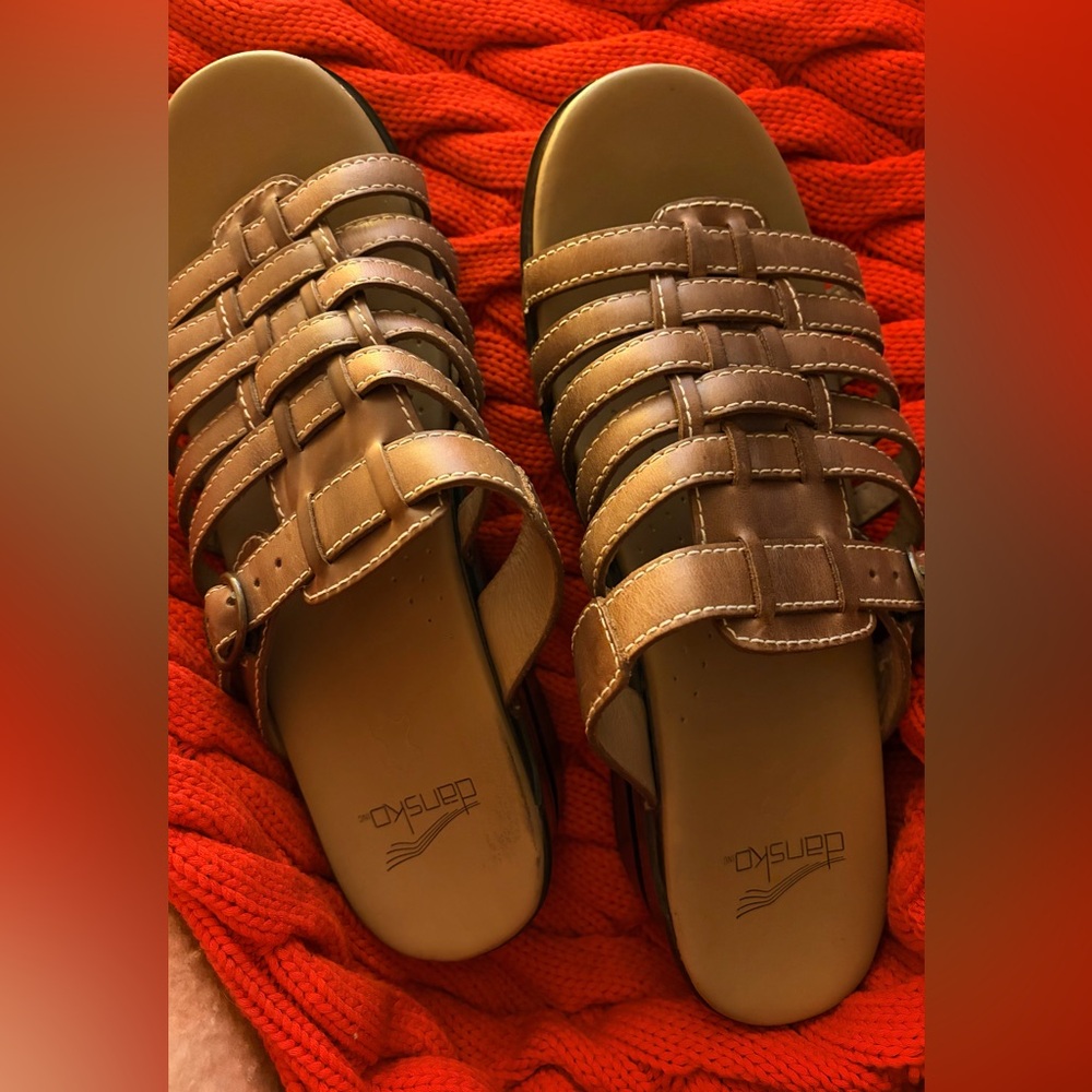 * Dansko Tan Leather Slide Sandals SZ 40 = US 9.5 - 10 *